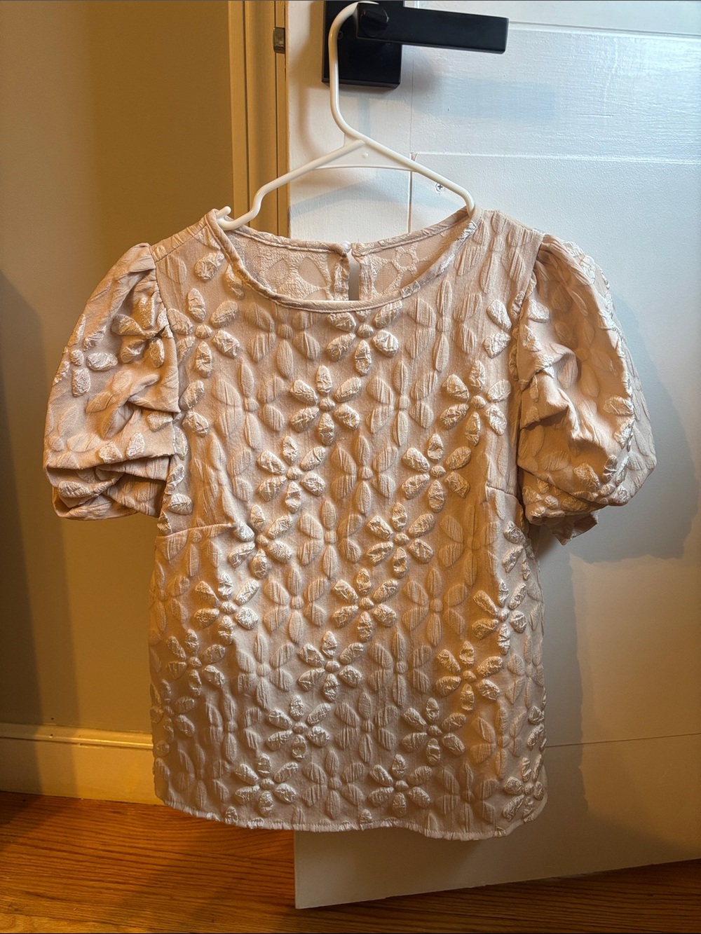 SHEIN Ivory Puff Sleeve Floral Embroidered Top
